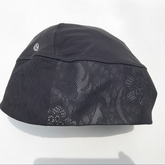 lululemon ponytail hat